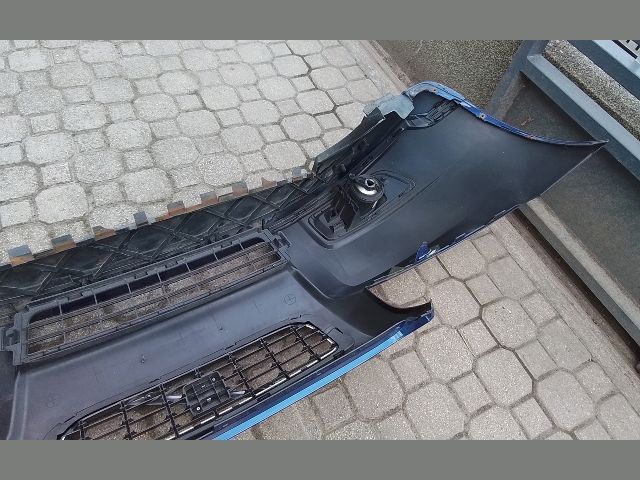 bontott VOLVO V50 Első Lökhárító (Részeivel)