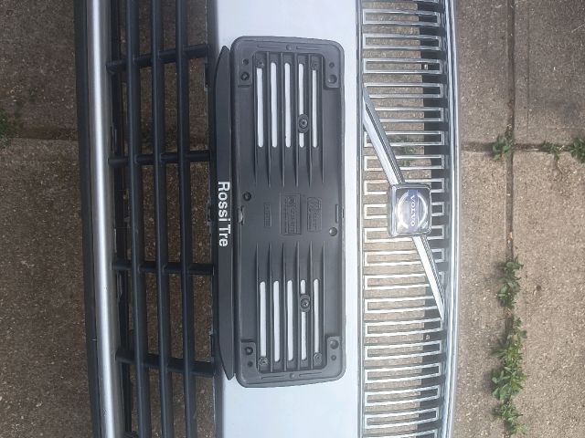 bontott VOLVO V50 Első Lökhárító (Részeivel)