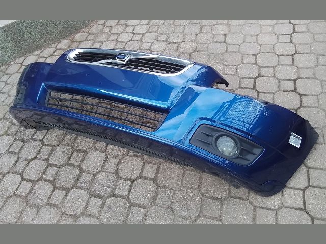 bontott VOLVO V50 Első Lökhárító (Részeivel)