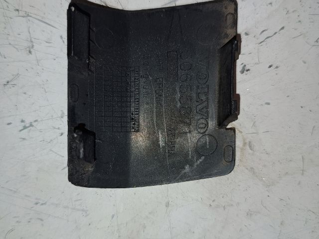 bontott VOLVO V50 Első Vonószem Burkolat