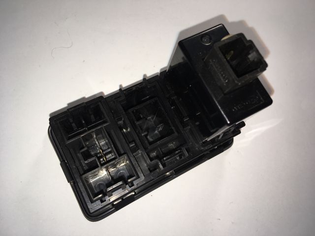 bontott VOLVO V50 Fényszórómagasság Állító Kapcsoló