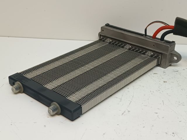 bontott VOLVO V50 Fűtőradiátor (Elektromos)