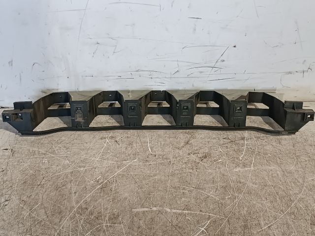 bontott VOLVO V50 Hátsó középső Lökhárító Tartó (Műanyag)