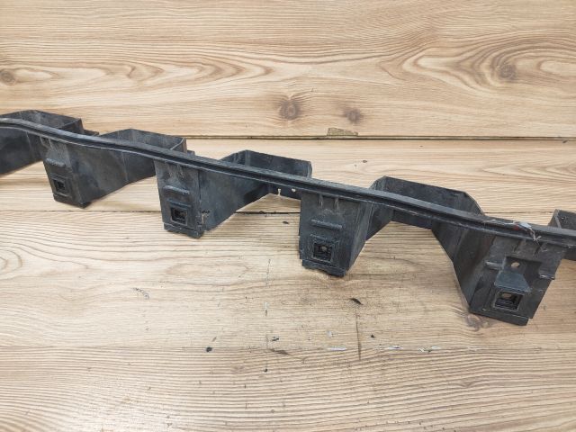 bontott VOLVO V50 Hátsó középső Lökhárító Tartó (Műanyag)