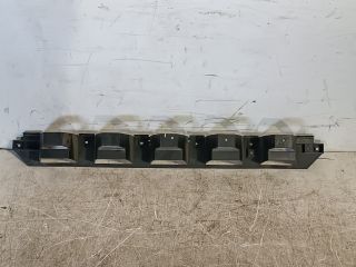 bontott VOLVO V50 Hátsó középső Lökhárító Tartó (Műanyag)