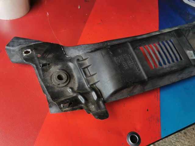 bontott VOLVO V50 Homlokfal Burkolat