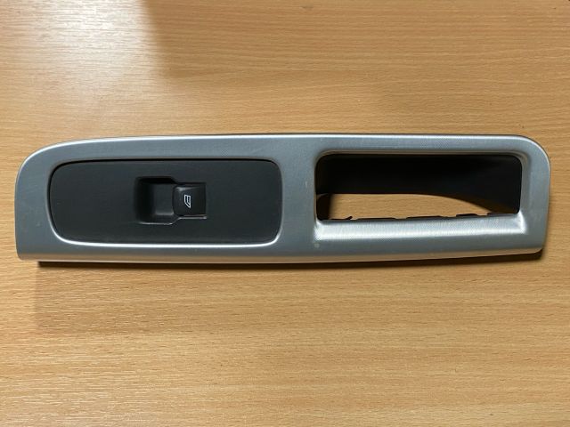 bontott VOLVO V50 Jobb első Ablakemelő Kapcsoló