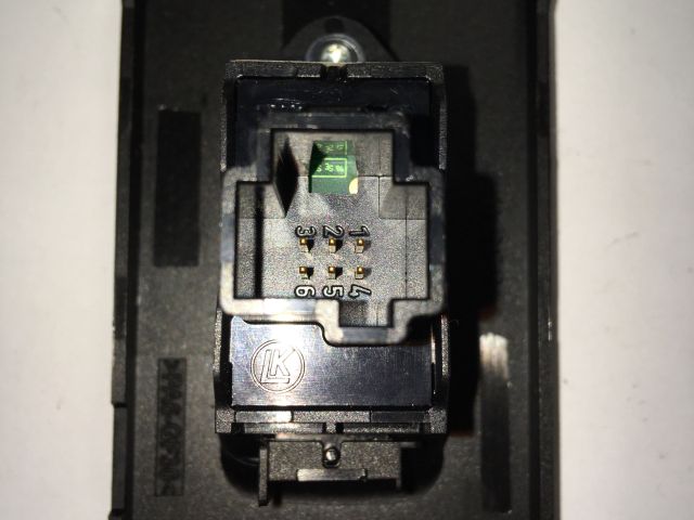 bontott VOLVO V50 Jobb első Ablakemelő Kapcsoló