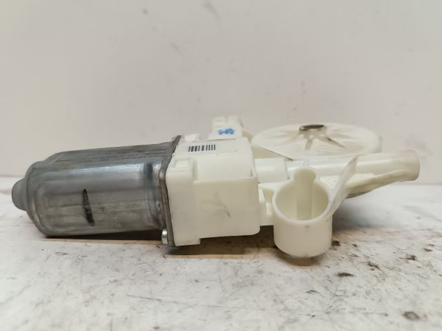 bontott VOLVO V50 Jobb első Ablakemelő Motor