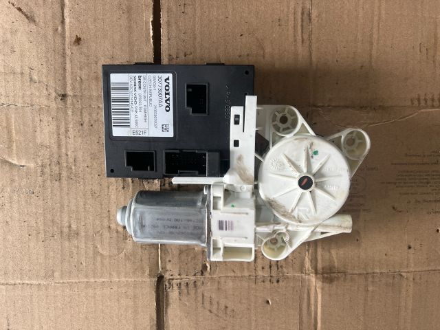 bontott VOLVO V50 Jobb első Ablakemelő Motor