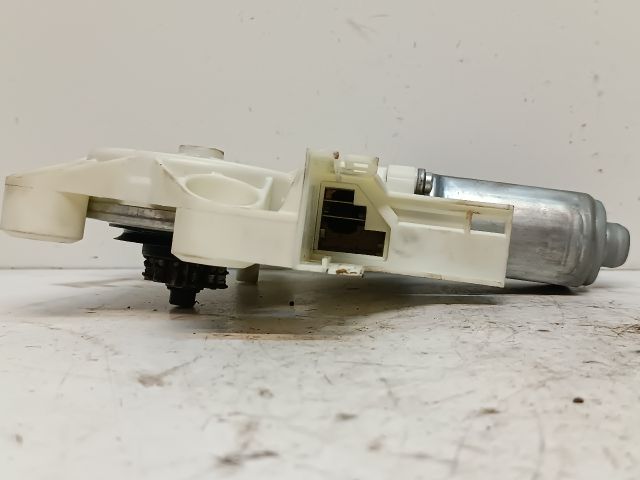 bontott VOLVO V50 Jobb első Ablakemelő Motor