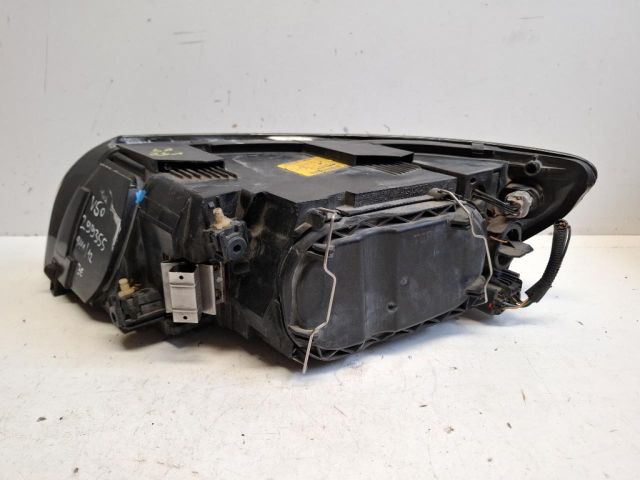 bontott VOLVO V50 Jobb Fényszóró