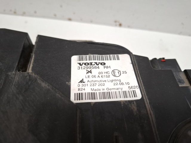bontott VOLVO V50 Jobb Fényszóró
