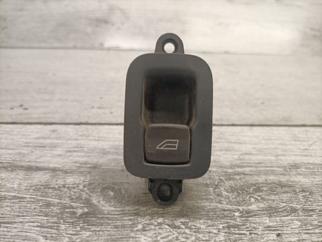 bontott VOLVO V50 Jobb hátsó Ablakemelő Kapcsoló