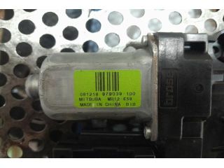 bontott VOLVO V50 Jobb hátsó Ablakemelő Motor