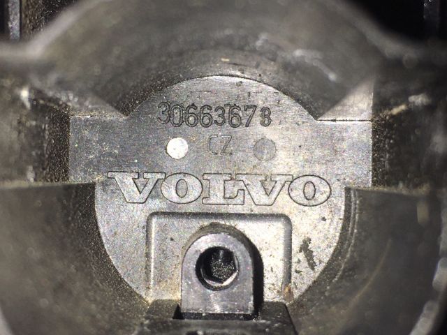 bontott VOLVO V50 Jobb hátsó Külső Kilincs