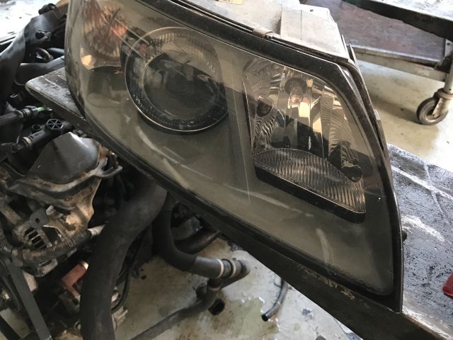 bontott VOLVO V50 Jobb Xenon Fényszóró