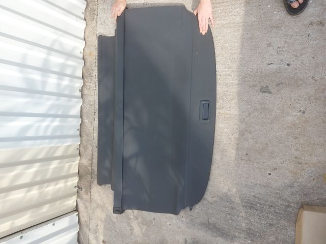 bontott VOLVO V50 Kalaptartó