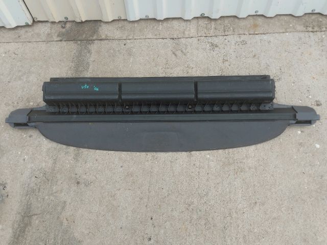 bontott VOLVO V50 Kalaptartó