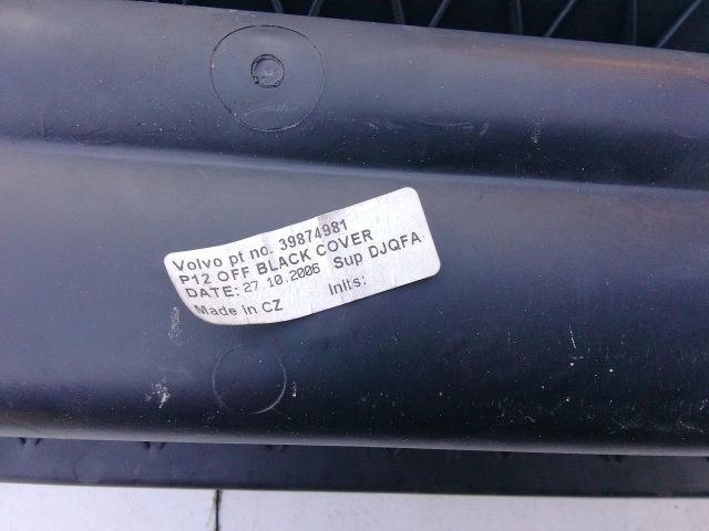 bontott VOLVO V50 Kalaptartó