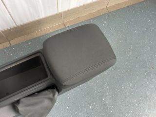 bontott VOLVO V50 Könyöklő