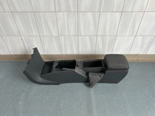 bontott VOLVO V50 Könyöklő