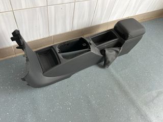 bontott VOLVO V50 Könyöklő