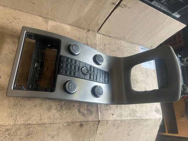 bontott VOLVO V50 Középkonzol Vezérlő Panel