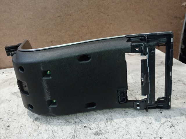 bontott VOLVO V50 Középkonzol Vezérlő Panel