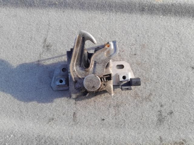 bontott VOLVO V50 Motorháztető Biztonsági Kampó