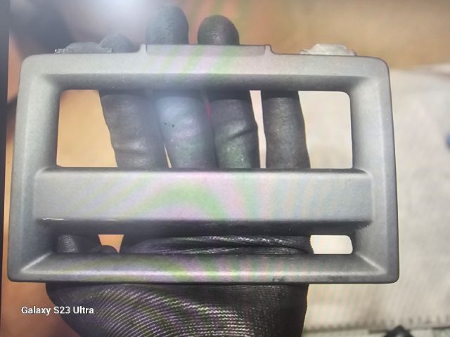 bontott VOLVO V50 Rádió / CD Keret