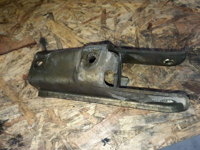 bontott VOLVO V50 Váltó Tartó Bak (Pozíciófüggetlen)