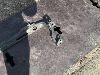 bontott VOLVO V50 Vízhűtő Radiátor Tartó