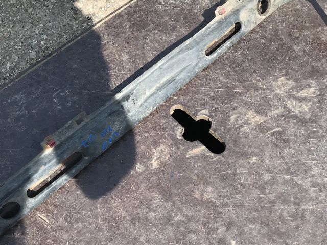 bontott VOLVO V50 Vízhűtő Radiátor Tartó