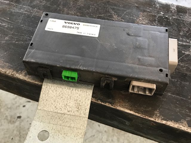 bontott VOLVO V50 Vonóhorog Elektronika