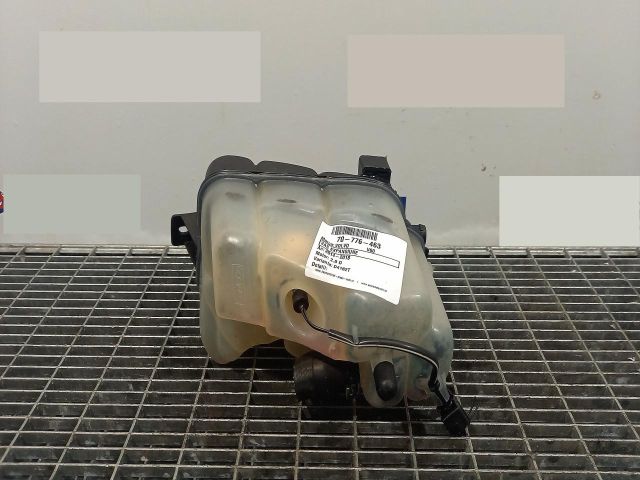 bontott VOLVO V60 Kiegyenlítő Tartály