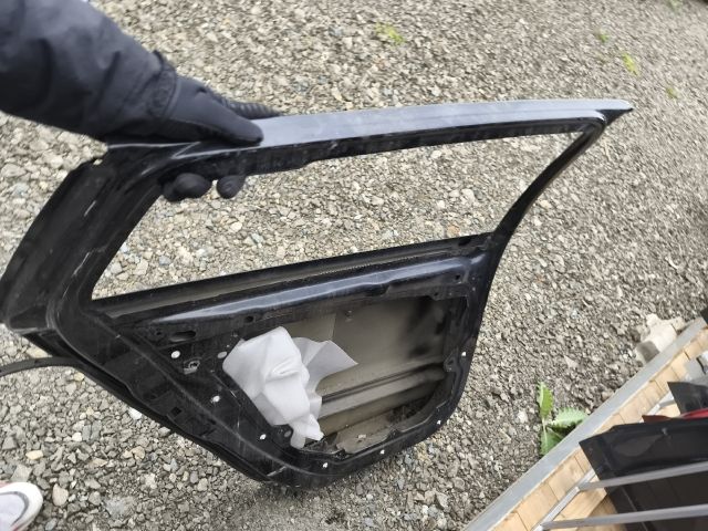 bontott VOLVO V60 Bal hátsó Ajtó (Üres lemez)