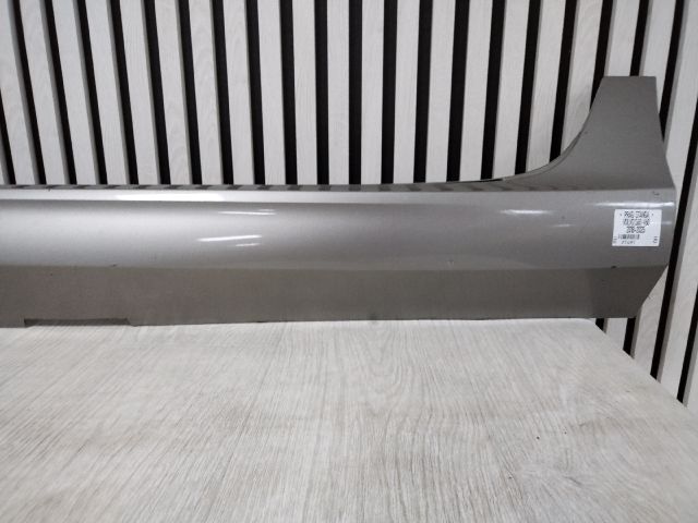 bontott VOLVO V60 Bal Küszöb