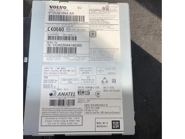 bontott VOLVO V60 CD / DVD Tár