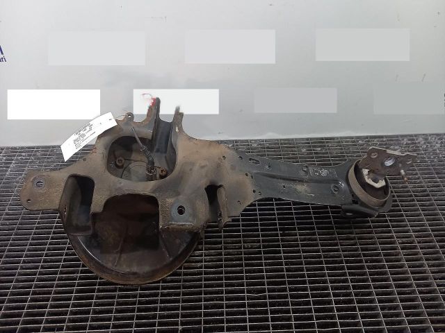 bontott VOLVO V60 Bal hátsó Csonkállvány