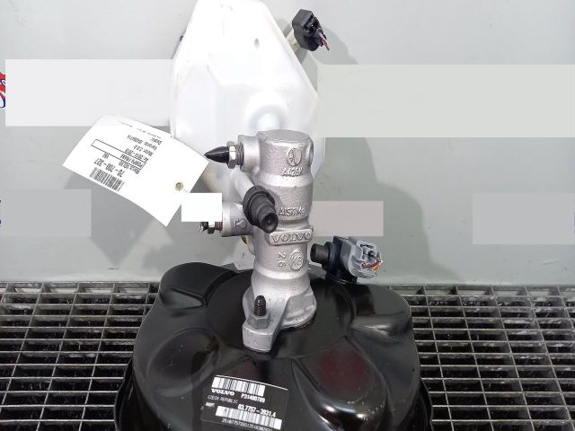 bontott VOLVO V60 Főfékhenger