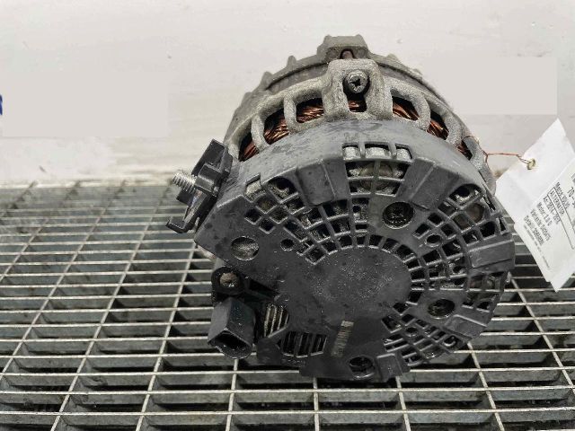 bontott VOLVO V60 Generátor