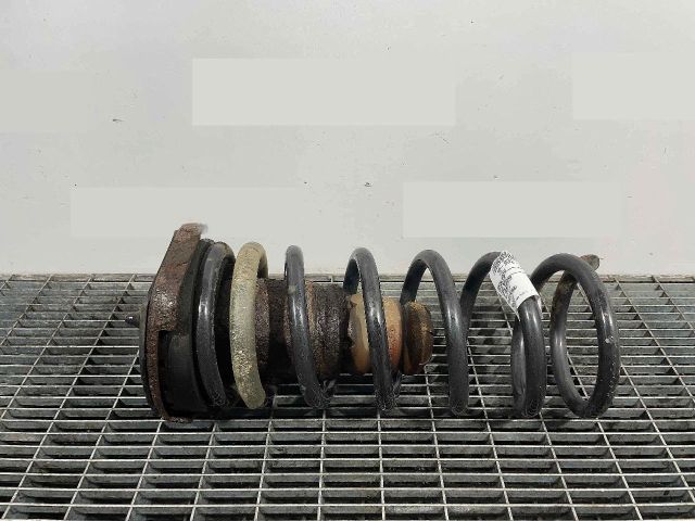 bontott VOLVO V60 Hátsó Rugó