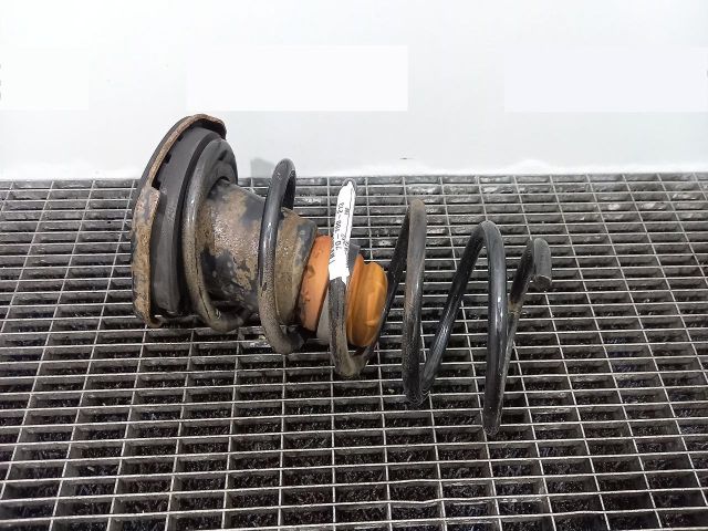 bontott VOLVO V60 Hátsó Rugó