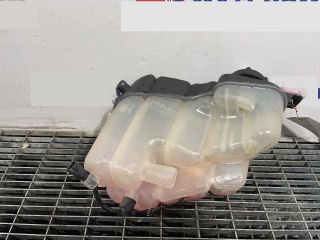 bontott VOLVO V60 Kiegyenlítő Tartály