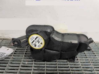 bontott VOLVO V60 Kiegyenlítő Tartály