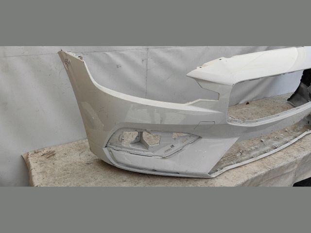 bontott VOLVO V60 Első Lökhárító (Üresen)