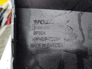 bontott VOLVO V60 Első Lökhárító (Üresen)