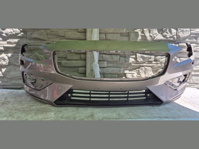 bontott VOLVO V60 Első Lökhárító (Üresen)