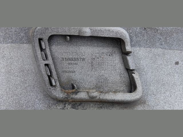 bontott VOLVO V60 Első Lökhárító (Üresen)